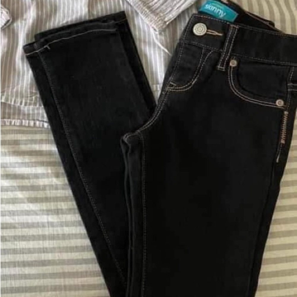 NWOT’s Old Navy Skinny Jeans size 7Slim